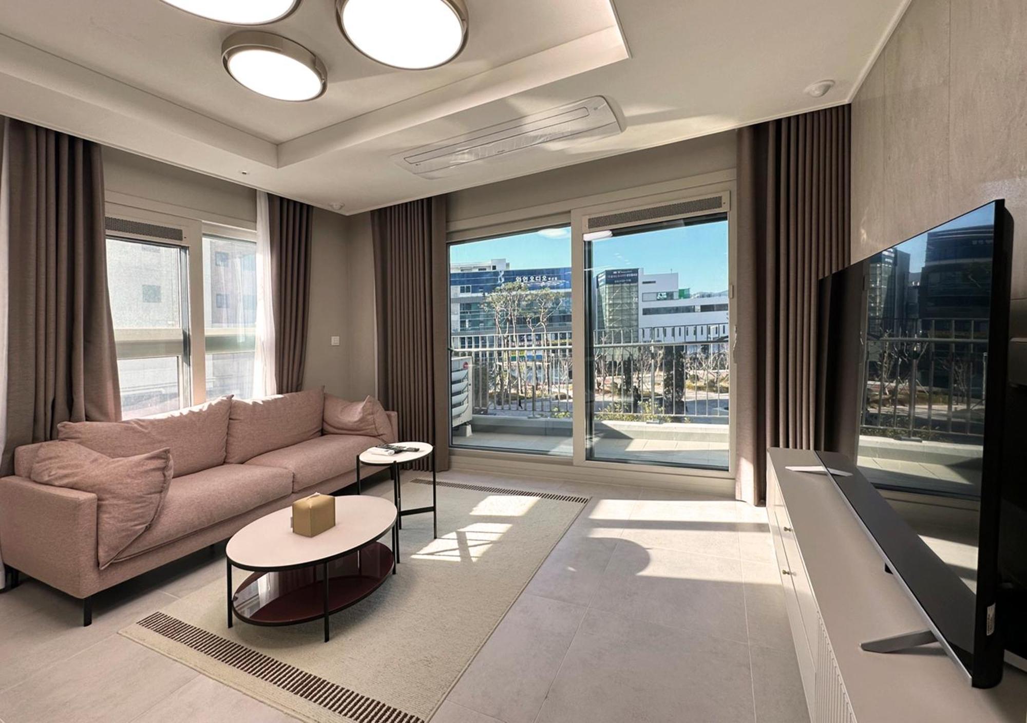Y Collection By Uh Flat Osiria Aparthotel Busan Bagian luar foto